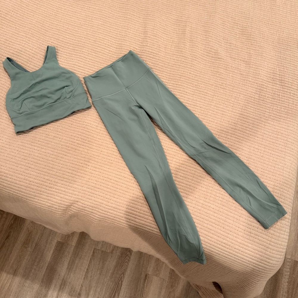 Lululemon Set - Leggings and Sports Bra